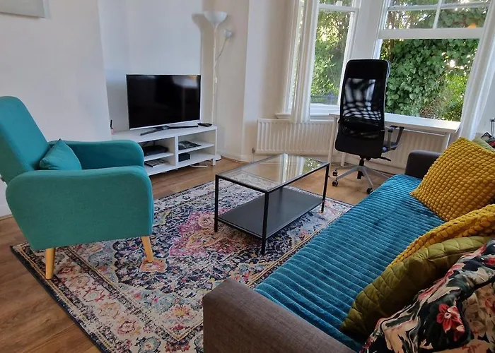 Primrose Hill - Charming, Cosy, 2 Double Bedrooms Apartment