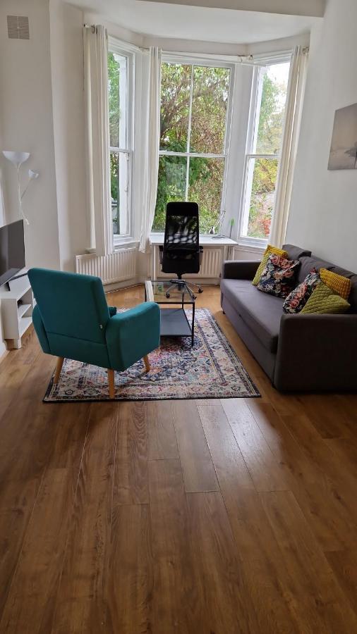 Primrose Hill - Charming, Cosy, 2 Double Bedrooms London