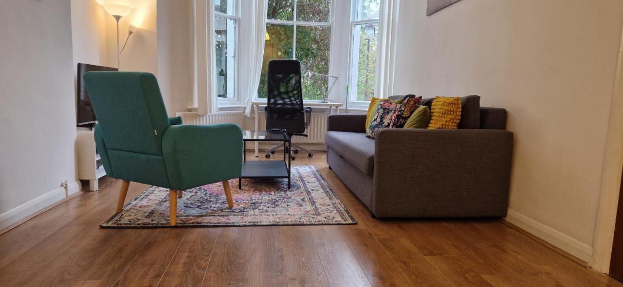 Primrose Hill - Charming, Cosy, 2 Double Bedrooms Apartment