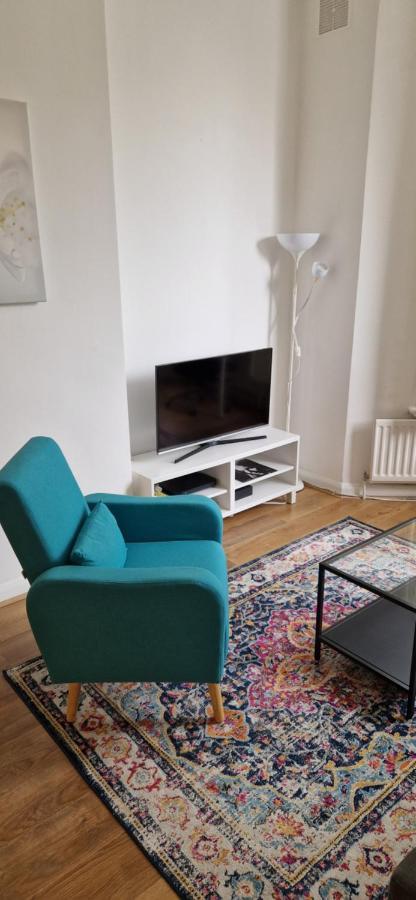 Primrose Hill - Charming, Cosy, 2 Double Bedrooms * London