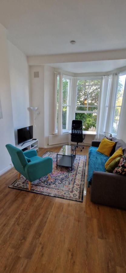 Primrose Hill - Charming, Cosy, 2 Double Bedrooms Apartment London