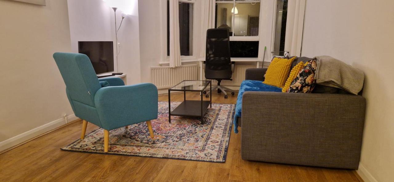 Primrose Hill - Charming, Cosy, 2 Double Bedrooms London