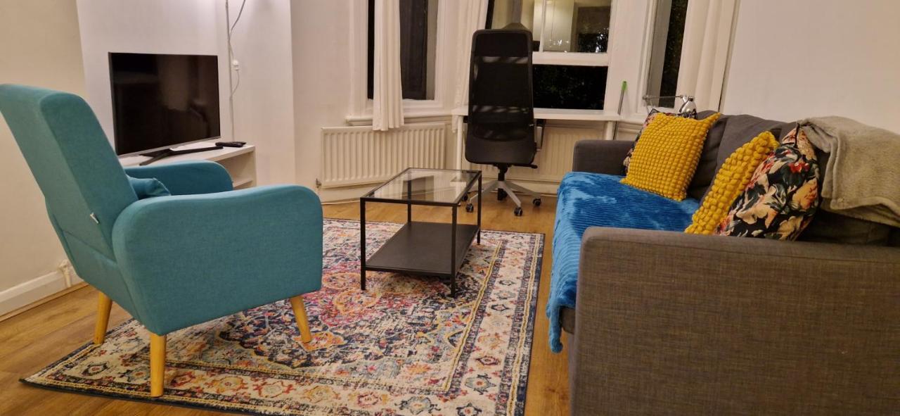 Primrose Hill - Charming, Cosy, 2 Double Bedrooms London